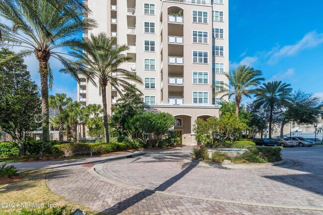 Foto del edificio - 400 E Bay St