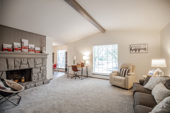 Building Photo - 6711 S Richmond Ave