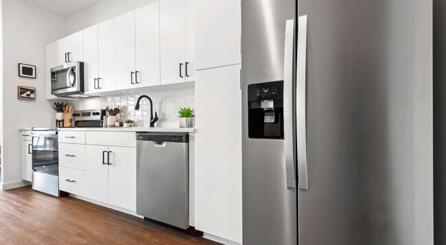 Building Photo - 12489 Research Blvd