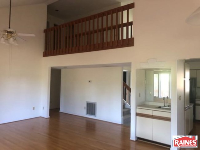 Building Photo - 224 Woods Edge Ct