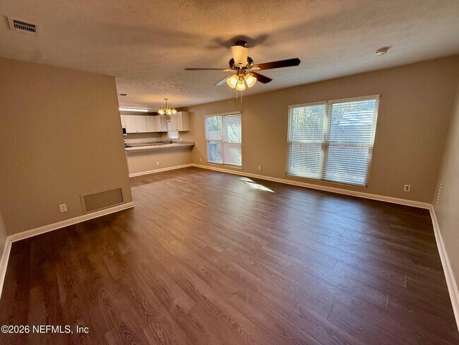 Foto del edificio - 3336 Cypresswood Dr S