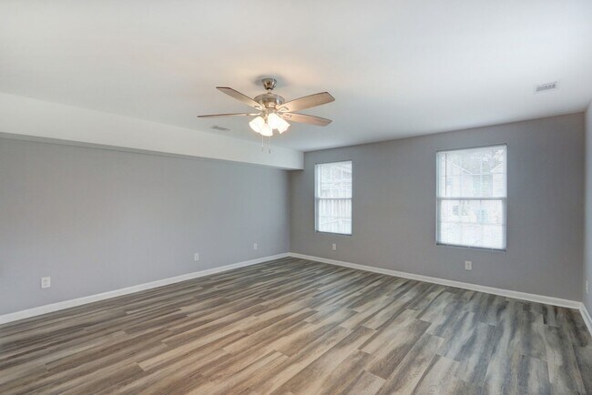 Foto del edificio - New Construction - Three Bedroom, Three Bathroom Home with yard & parking!