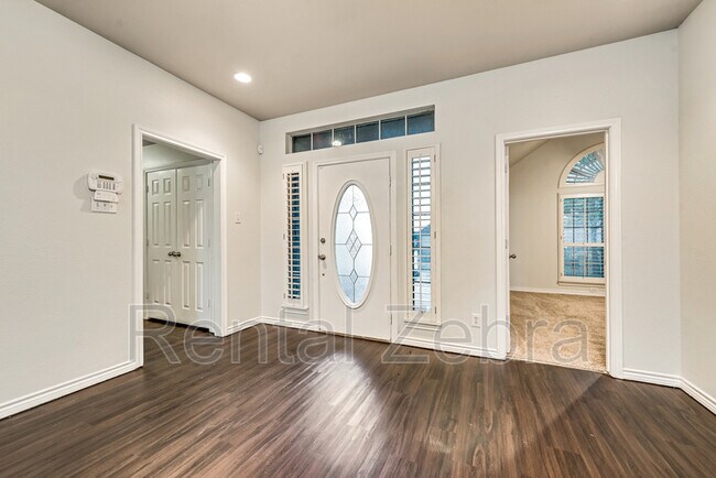 Building Photo - 1231 Shelby Dr