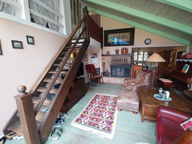 Building Photo - Whitefish 1 bedroom 2 bath Zen Garden Home