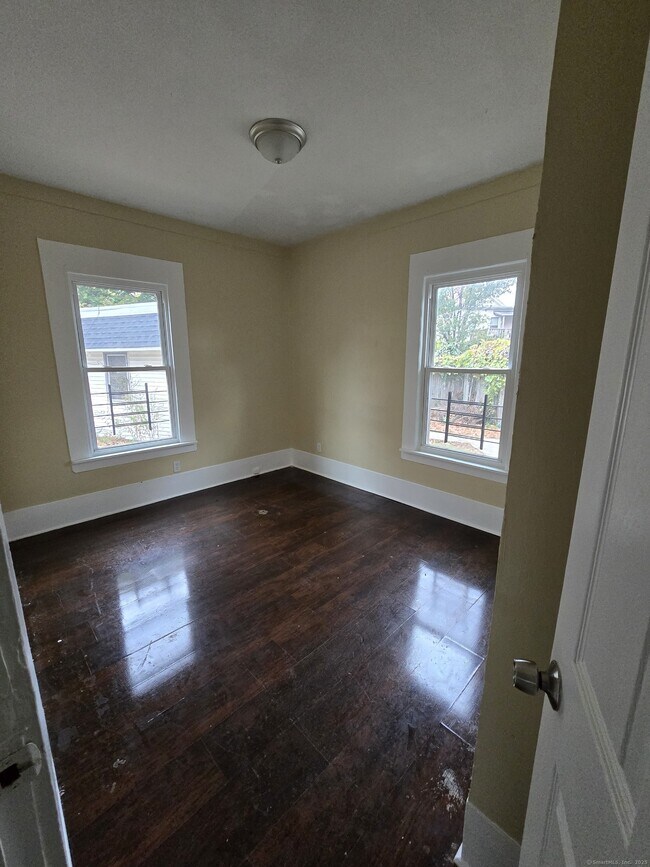 Foto del edificio - 114 Hurlburt St