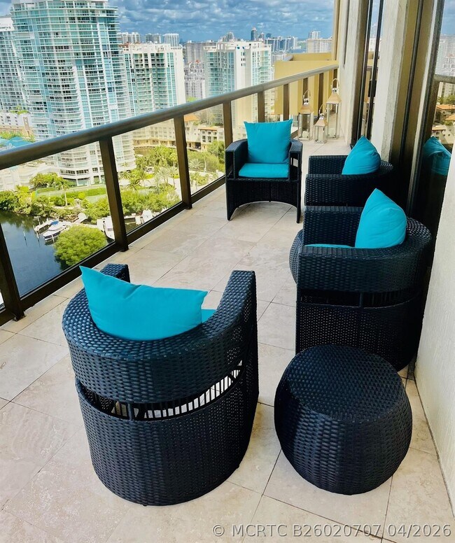 Foto del edificio - 16275 Collins Ave