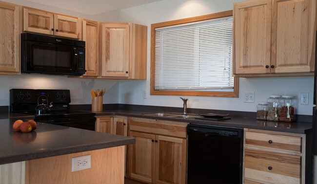 Building Photo - 955 70th Ave