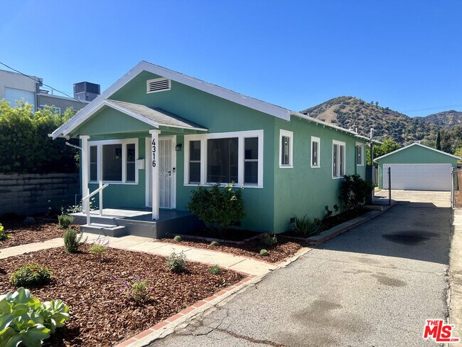 Building Photo - 4316 Perlita Ave