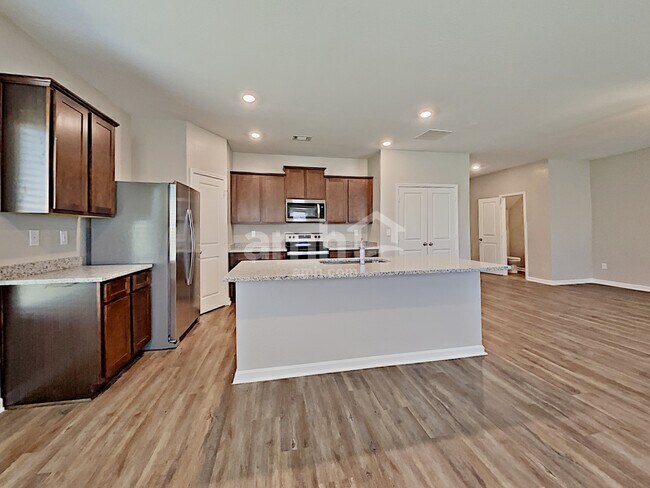 Foto del edificio - 3410 Ridge HillPkwy