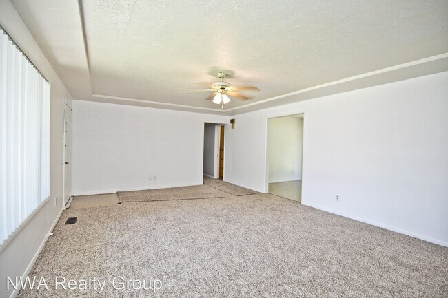 Foto del edificio - 3 br, 1.5 bath House - 304 NW 4th Street