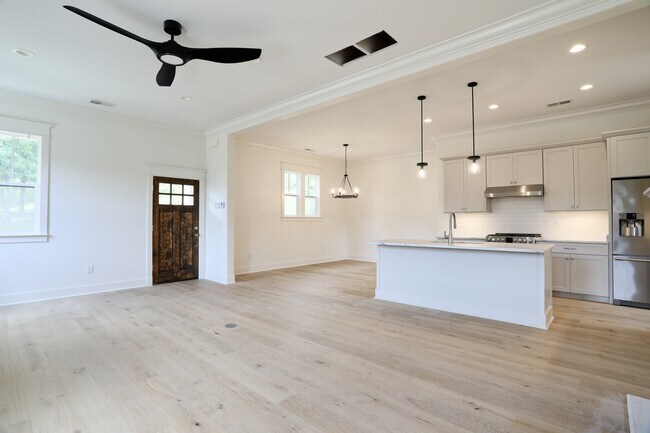 Foto del edificio - 406 Shakespeare Ln