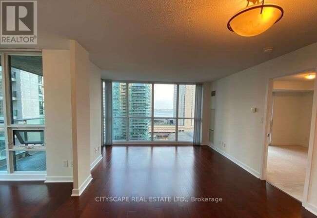 Building Photo - 18 Harbour St