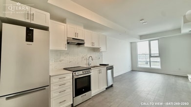 Building Photo - 705 Davis Dr