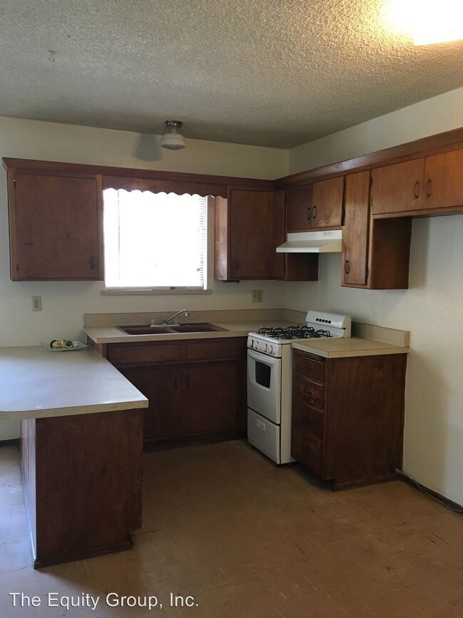 809 S Encina St, Visalia, CA 93277 Condo for Rent in Visalia, CA