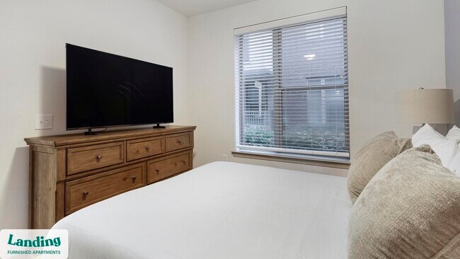 Foto del edificio - 2800 NE Green Oaks Blvd