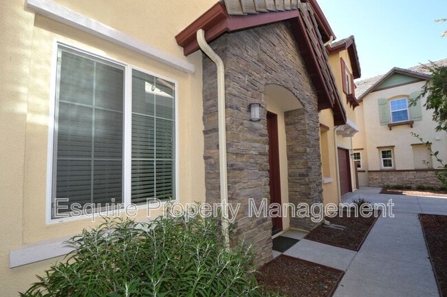 Building Photo - 1608 Range Rd