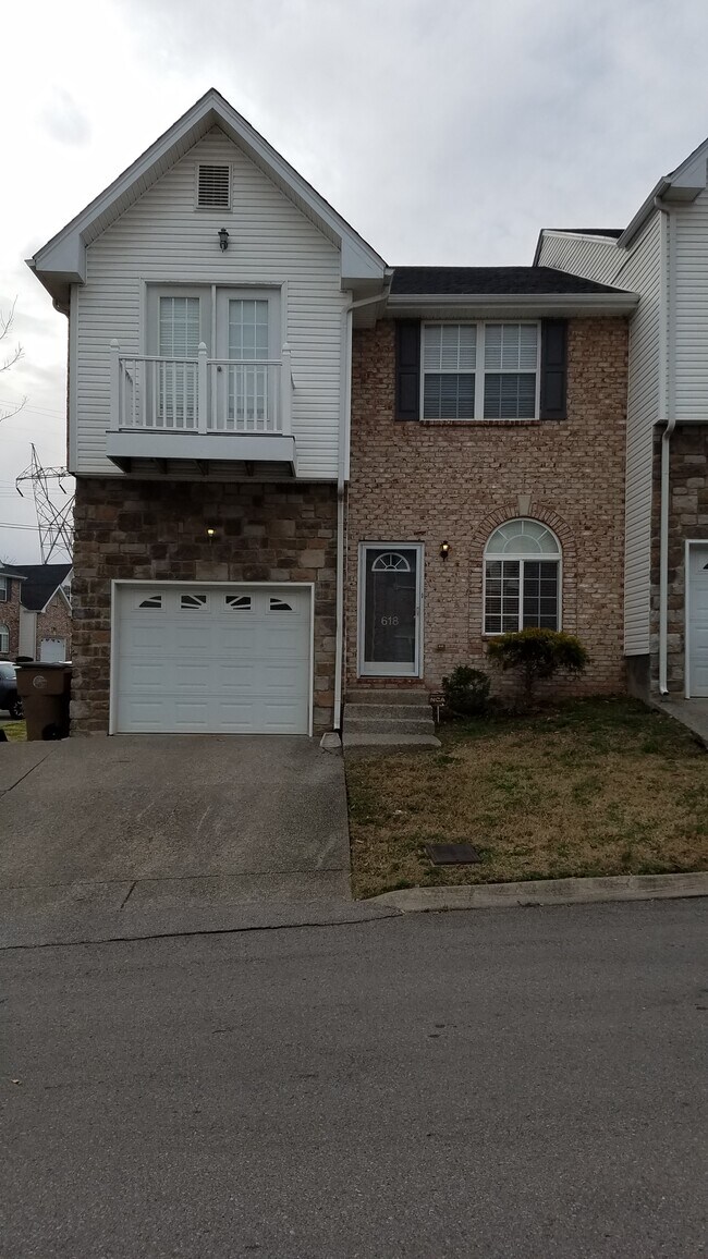 frente de la casa - 618 Spence Enclave Way