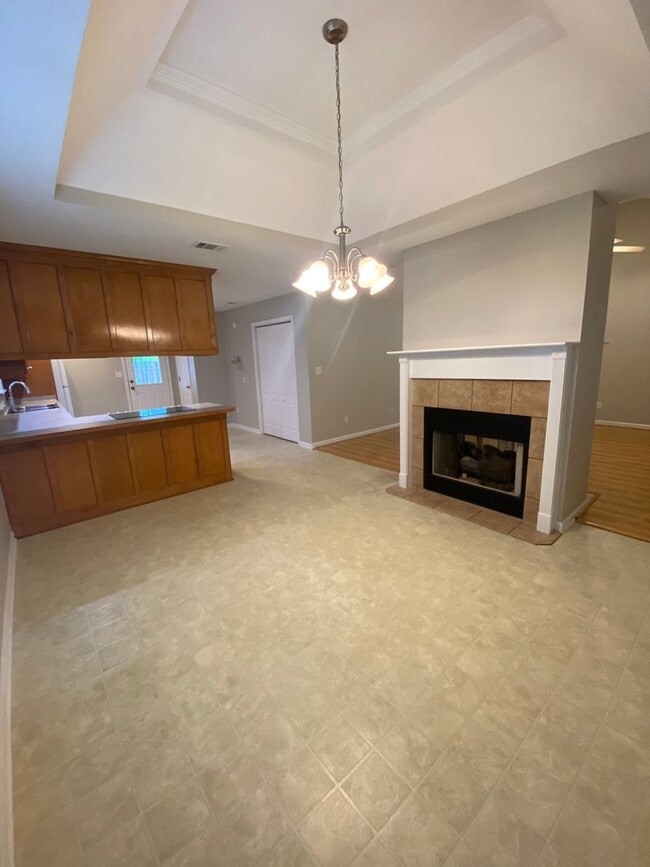 Building Photo - 204 Wembley Dr