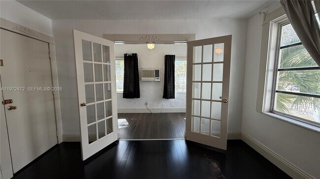 Foto del edificio - 2153 SW 14th Terrace