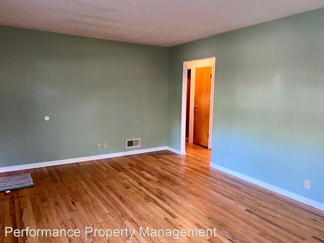 Foto del edificio - 3 br, 2 bath House - 2225 Burnham St