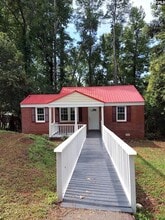 Building Photo - 102 Dundee Ln