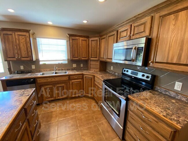 Foto del edificio - 1730 N Chandler Rd