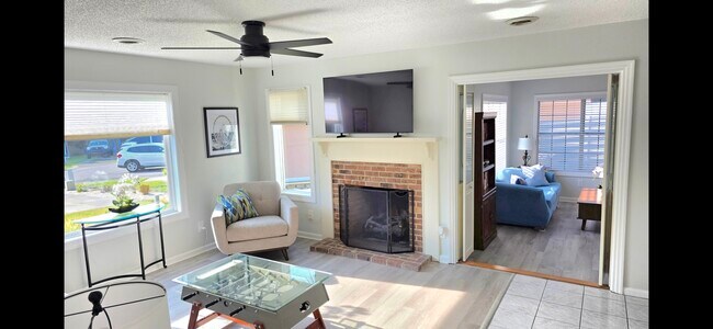 Foto del edificio - 713 Jerdon Cir