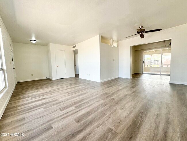 Foto del edificio - 11013 N 110th Dr