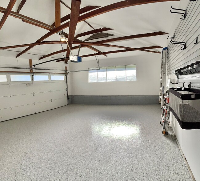 Foto del edificio - 420 Tamarac Dr