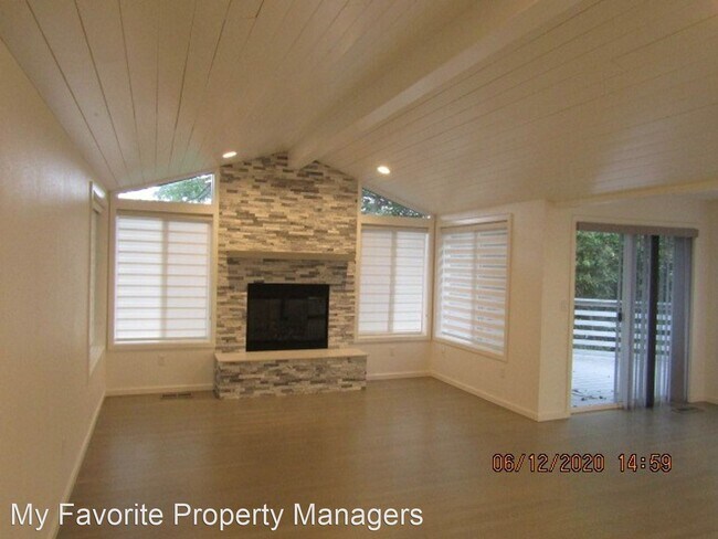 Building Photo - 4 br, 3 bath House - 610 Chestnut Street