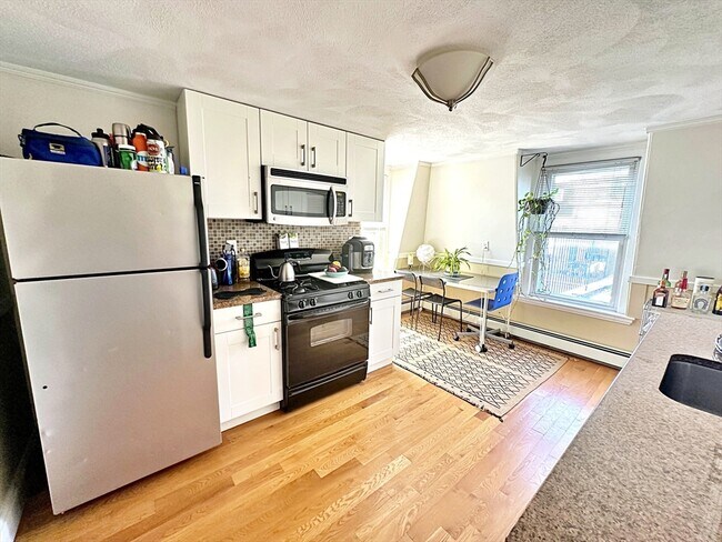 Foto del edificio - 242 Princeton St