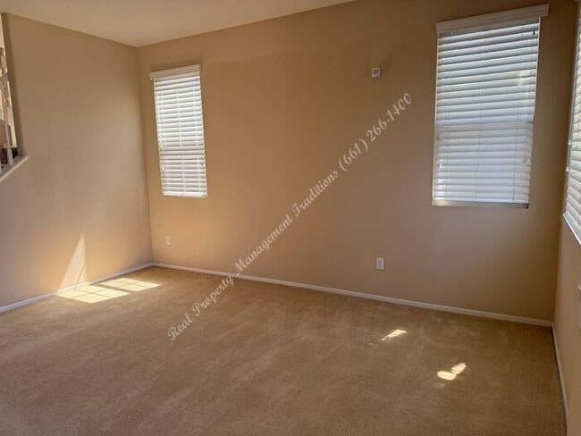 Building Photo - *** Please call us @ 661-266-1400 for information on availability, showings and applications proc...