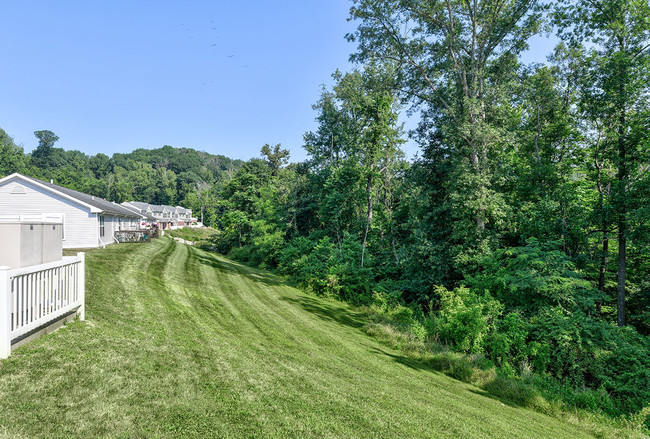 Building Photo - Clover Ridge