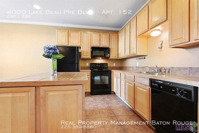 Foto del edificio - Great Townhome near LSU!