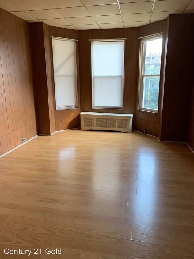 Foto principal - 1605 Mineral Spring Rd