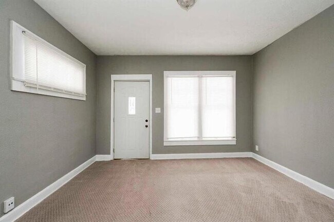 Foto del edificio - 2917 E Michigan St