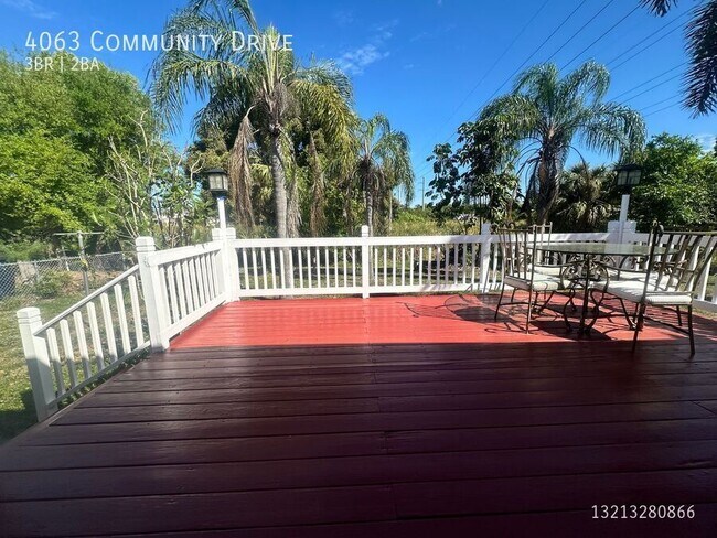 Building Photo - 3/2 Mobile Home with Deck and Covered Park...