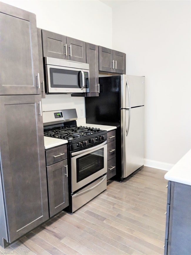 Building Photo - 1 br, 1 bath Apartment - 4102 Walnut St 1R