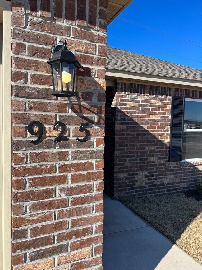 Foto del edificio - Beautiful Brand New Homes-Carley Crossings