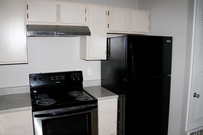 Foto del edificio - 1201 S Hutchins Ave