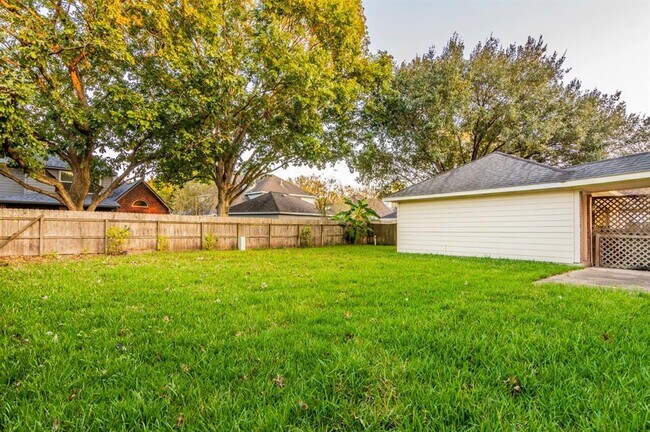 Building Photo - 2206 Country Mile Ln