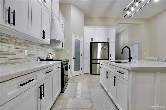 Foto del edificio - 15 San Roman Terrance