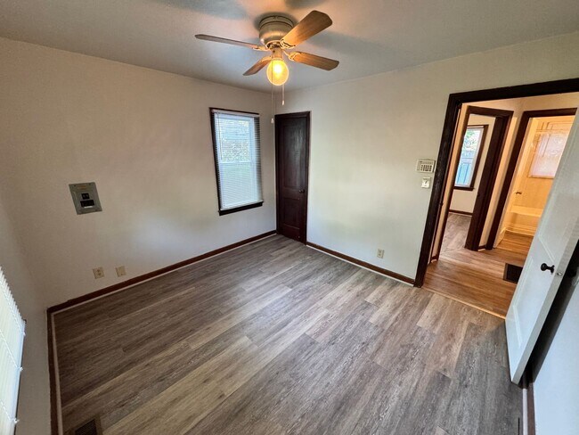 Foto del edificio - Two Bedroom Home