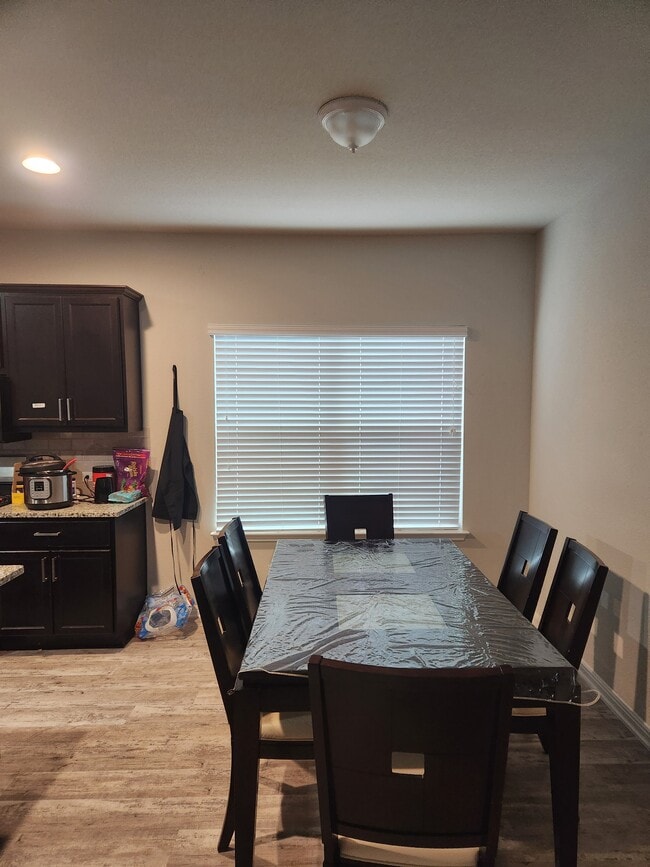 Building Photo - 3069 Blantyre Bnd