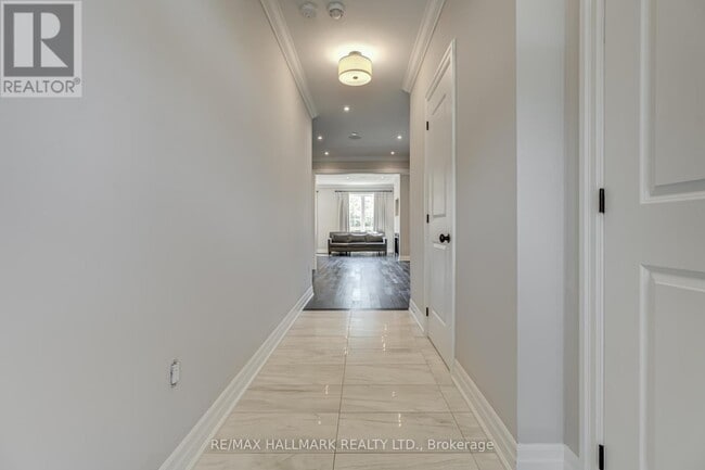 Building Photo - 9 Keenlyside Ln.