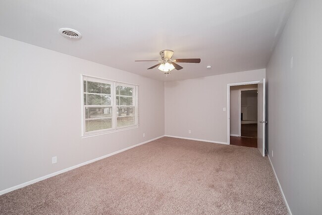 Building Photo - Cozy 3-Bedroom home in Decatur, AL