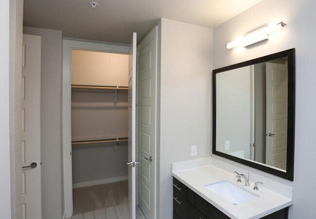 Building Photo - 1 bedroom in Dallas TX 75204