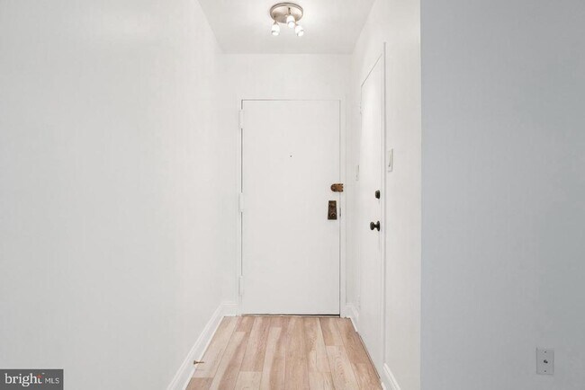 Foto del edificio - 2059 Huntington Ave