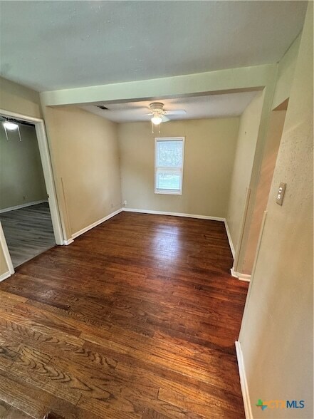 Foto del edificio - 1401 E Mimosa Ave