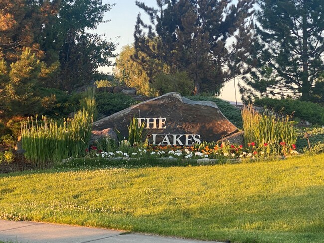 Foto del edificio - 3071 River Lakes Dr